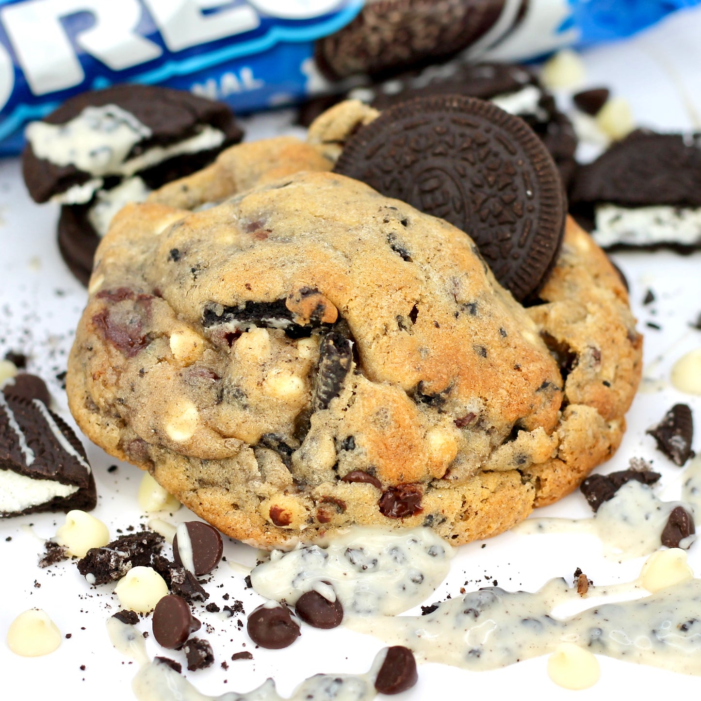 NYC-style Oreo cookie from Dolly’s Dough, freshly baked and stuffed with crushed Oreos, white chocolate and gooey cookie cream. Order online with UK-wide delivery.